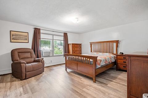 20 Nancy Dr, Webster, MA 01570 photo 13