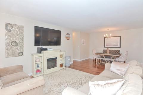 4700 N Main St #6J, Fall River, MA 02720 photo 3