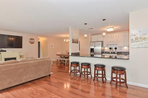 4700 N Main St #6J, Fall River, MA 02720 photo 1