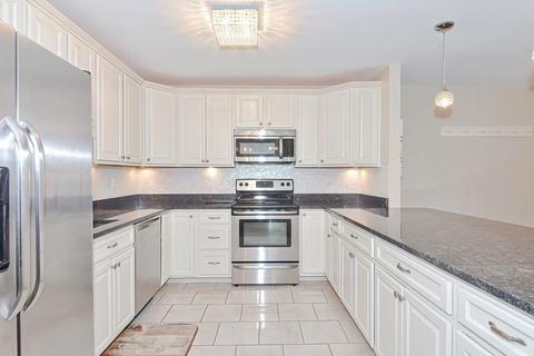 4700 N Main St #6J, Fall River, MA 02720 photo 5