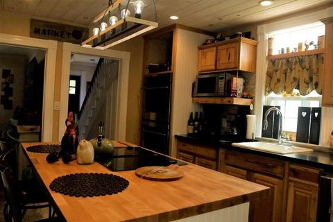 488 Temple St, Whitman, MA 02382 photo 2