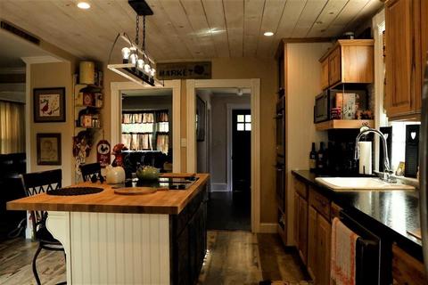 488 Temple St, Whitman, MA 02382 photo 3
