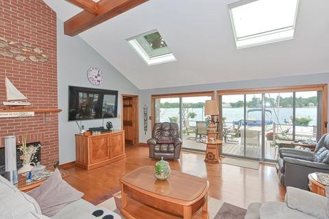 39 Point Pleasant Rd, Webster, MA 01570 photo 8