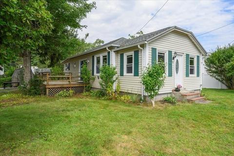 18 Sippican Rd, Wareham, MA 02571 photo 2