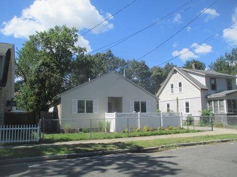 70 Savoy Ave, Springfield, MA 01104 photo 3