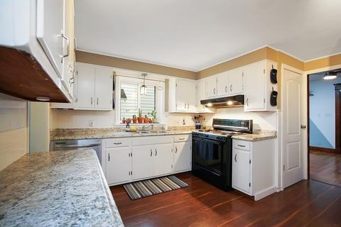 25 Meredith St, Springfield, MA 01108 photo 11