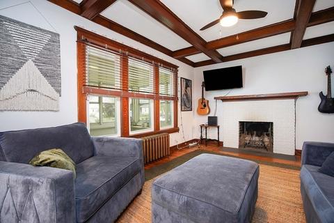 25 Meredith St, Springfield, MA 01108 photo 6