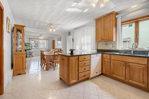 21 Summer St, Gloucester, MA 01930 photo 3