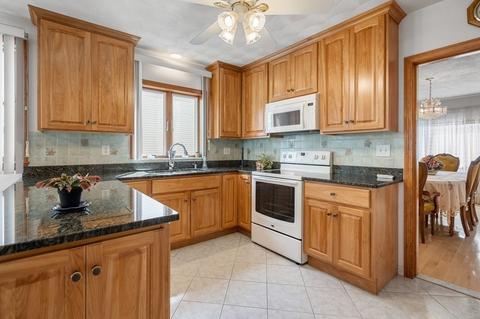 21 Summer St, Gloucester, MA 01930 photo 2