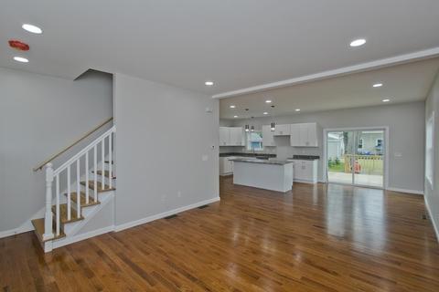 90 Arnold Ave, Springfield, MA 01119 photo 3