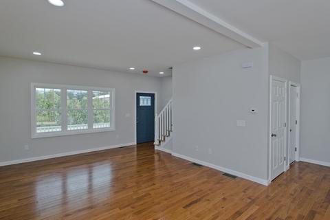 90 Arnold Ave, Springfield, MA 01119 photo 8