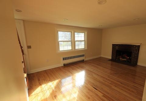 19 Spear Ave, Walpole, MA 02081 photo 3