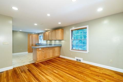 855 Dickinson St, Springfield, MA 01108 photo 13