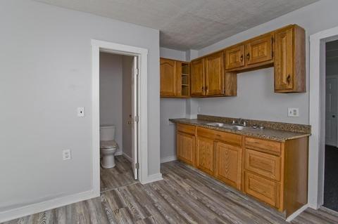 37 Greene St, Springfield, MA 01109 photo 4
