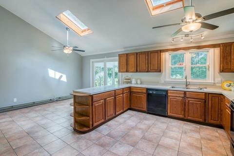6 Sterling Dr, Easthampton, MA 01027 photo 4