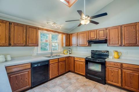 6 Sterling Dr, Easthampton, MA 01027 photo 5