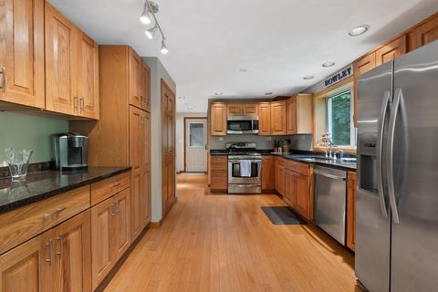 14 Brook St, Rowley, MA 01969 photo 8