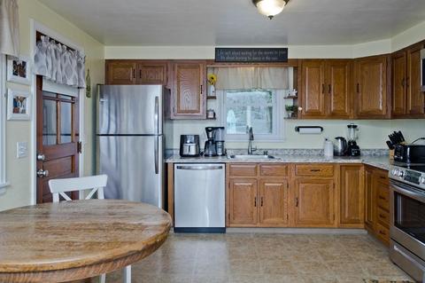 17 Graham Dr, Chicopee, MA 01013 photo 8