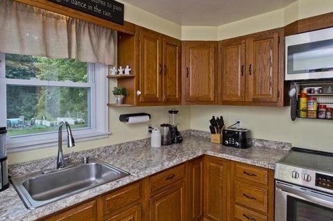 17 Graham Dr, Chicopee, MA 01013 photo 10