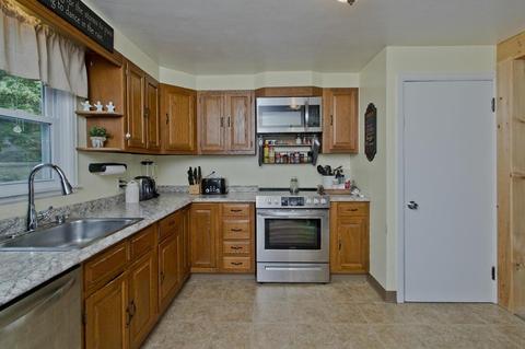 17 Graham Dr, Chicopee, MA 01013 photo 13