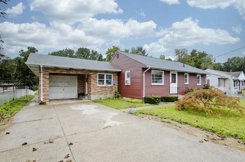17 Graham Dr, Chicopee, MA 01013 photo 2