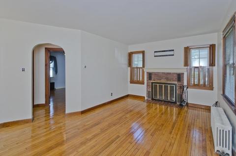 132 Parkerview St, Springfield, MA 01129 photo 4
