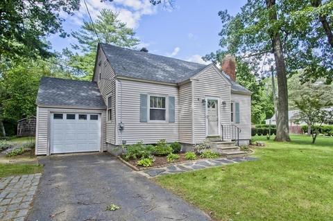 132 Parkerview St, Springfield, MA 01129 photo 2
