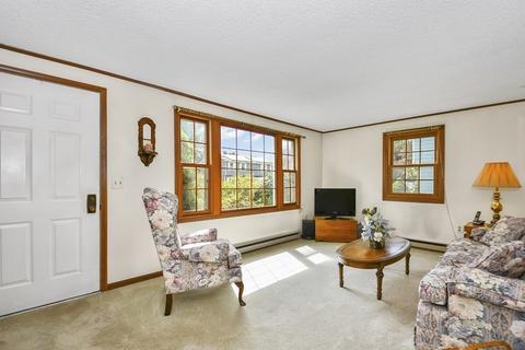 74 Crest Cir, Worcester, MA 01603 photo 2