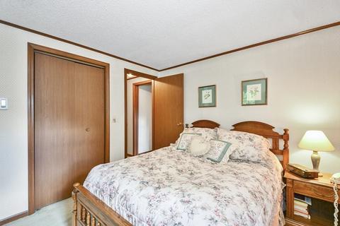 74 Crest Cir, Worcester, MA 01603 photo 11