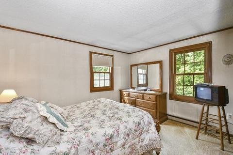 74 Crest Cir, Worcester, MA 01603 photo 10