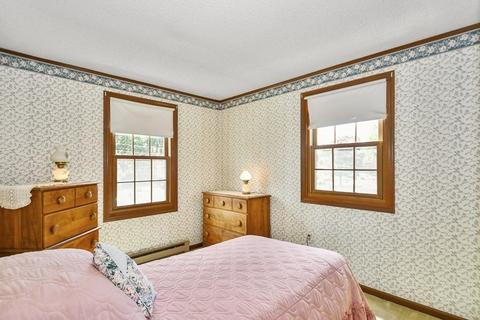 74 Crest Cir, Worcester, MA 01603 photo 12