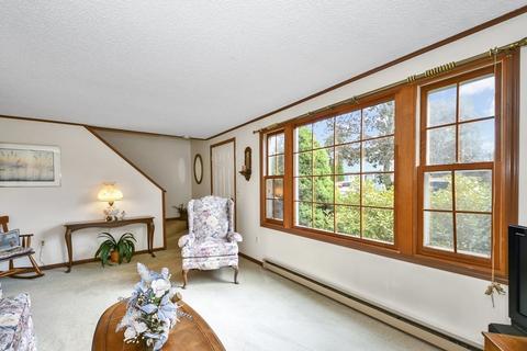 74 Crest Cir, Worcester, MA 01603 photo 4