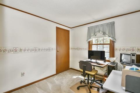 74 Crest Cir, Worcester, MA 01603 photo 14