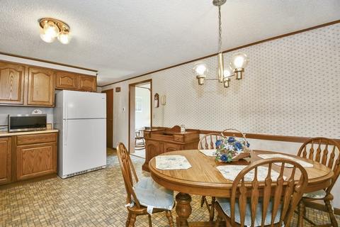 74 Crest Cir, Worcester, MA 01603 photo 6