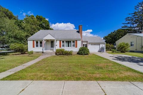 61 Davis St, Springfield, MA 01104 photo 2