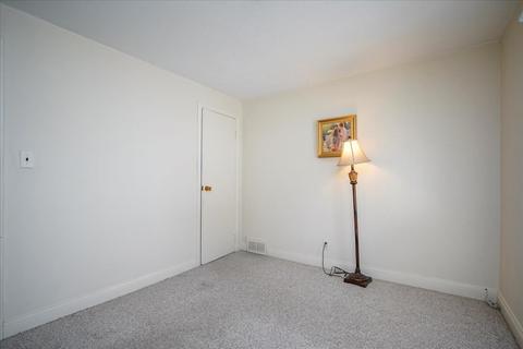 159 Waldorf St, Springfield, MA 01109 photo 10