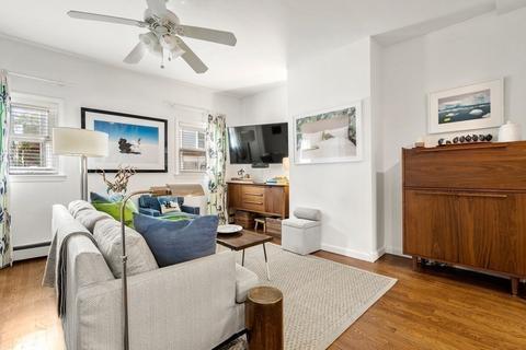 256 E St #1, Boston, MA 02127 photo 4