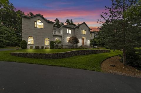 195 Pecunit St, Canton, MA 02021 photo 1