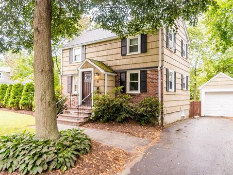 10 Harrison St, Reading, MA 01867 photo 3