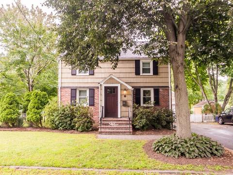 10 Harrison St, Reading, MA 01867 photo 1