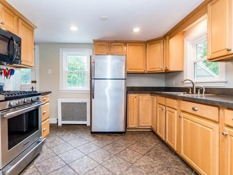 10 Harrison St, Reading, MA 01867 photo 5