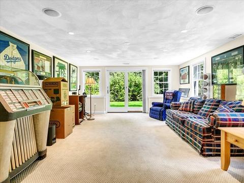 158 Meadowbrook Rd, Needham, MA 02492 photo 37