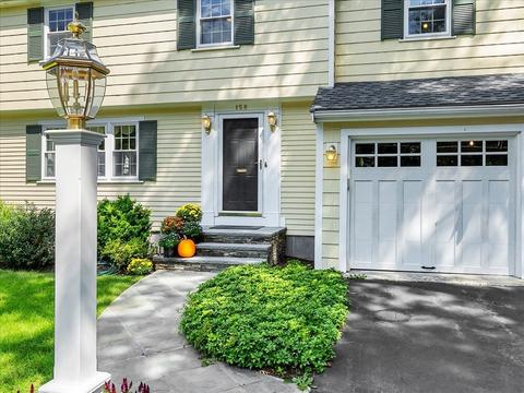 158 Meadowbrook Rd, Needham, MA 02492 photo 4
