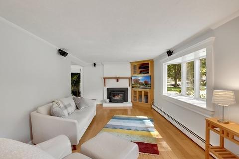 21 Mockingbird Ln, Maynard, MA 01754 photo 4