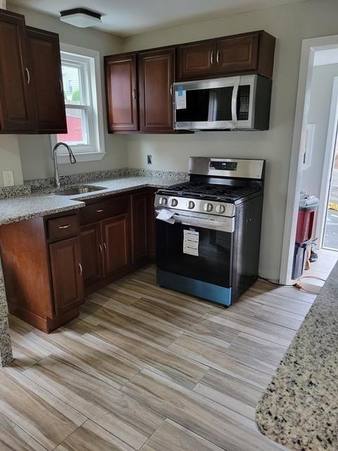 33 Pleasant View Ave, Everett, MA 02149 photo 13