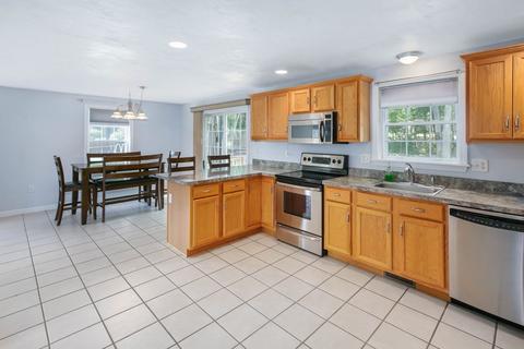 19 Malden Dr, Webster, MA 01570 photo 13