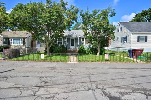 13 Hoyt St, Everett, MA 02149 photo 2