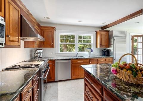 42 Charles St, Hingham, MA 02043 photo 2