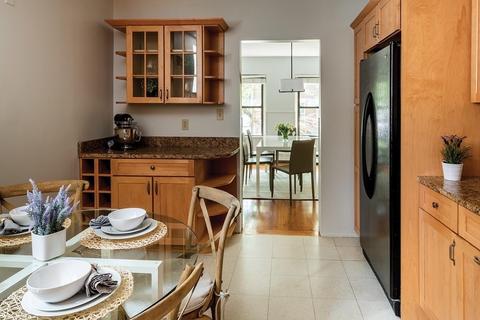 11 Warwick Rd #1, Brookline, MA 02445 photo 4