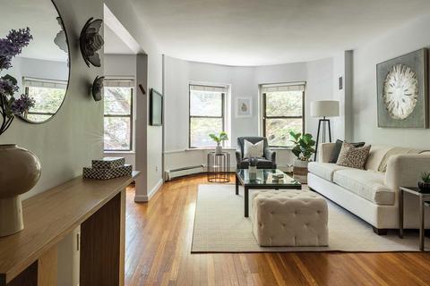 11 Warwick Rd #1, Brookline, MA 02445 photo 2